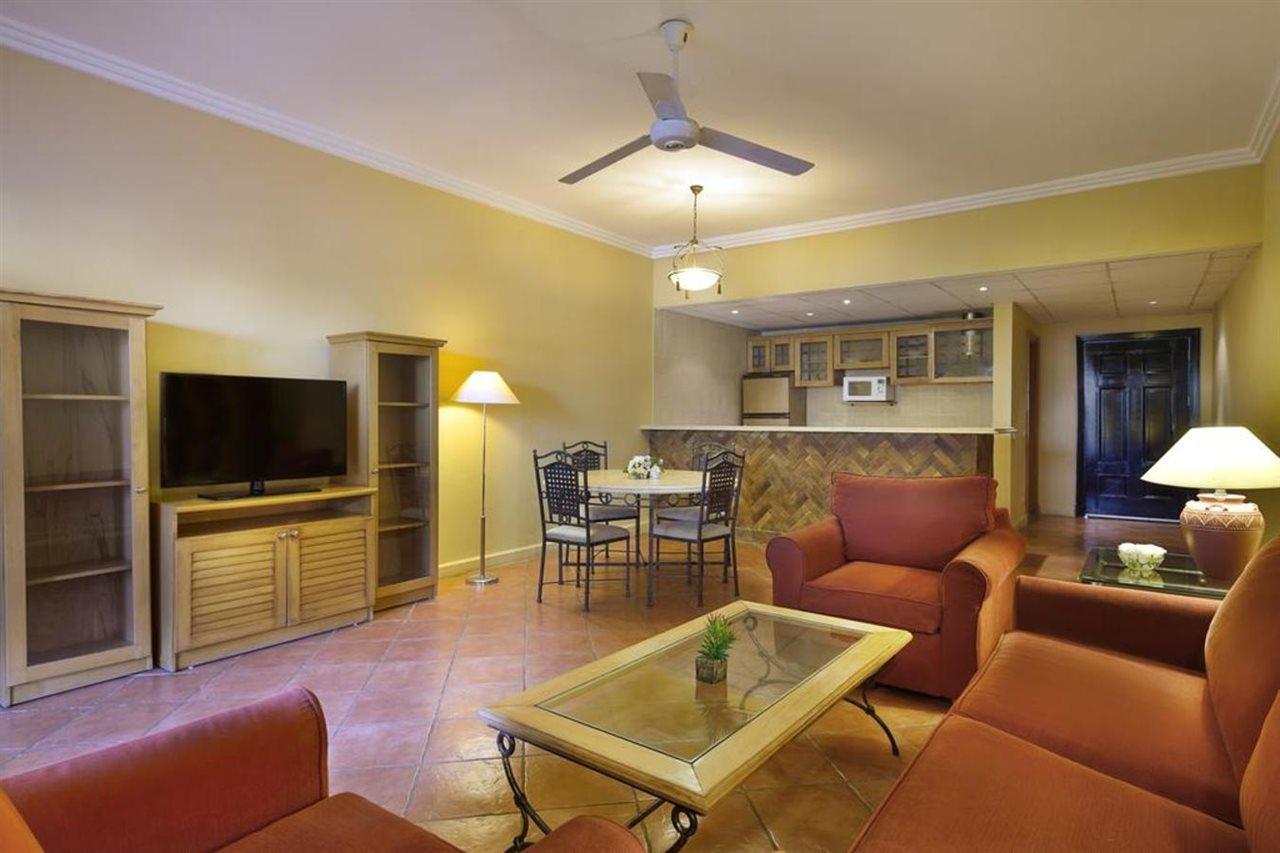 Sharm Dreams Vacation Club - Aqua Park 호텔 외부 사진 A living room in a typical condominium