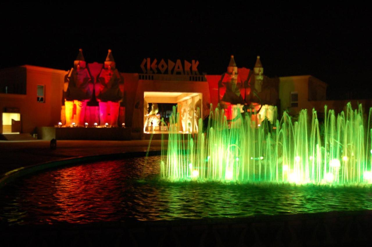 Sharm Dreams Vacation Club - Aqua Park 호텔 외부 사진 Fountains at the entrance of the resort