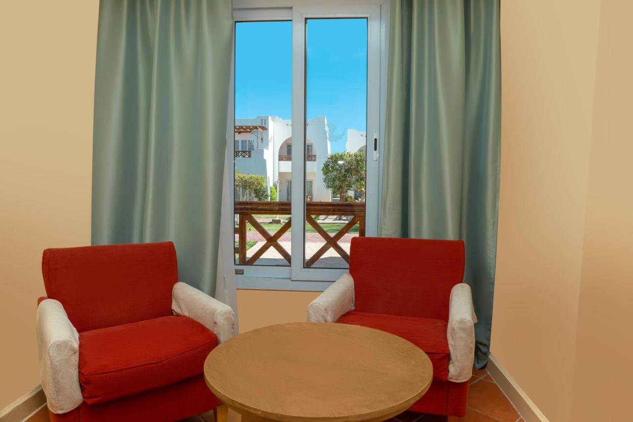 Sharm Dreams Vacation Club - Aqua Park 호텔 외부 사진 A room at the hotel