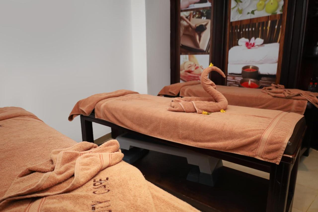 Sharm Dreams Vacation Club - Aqua Park 호텔 외부 사진 Thai massage beds