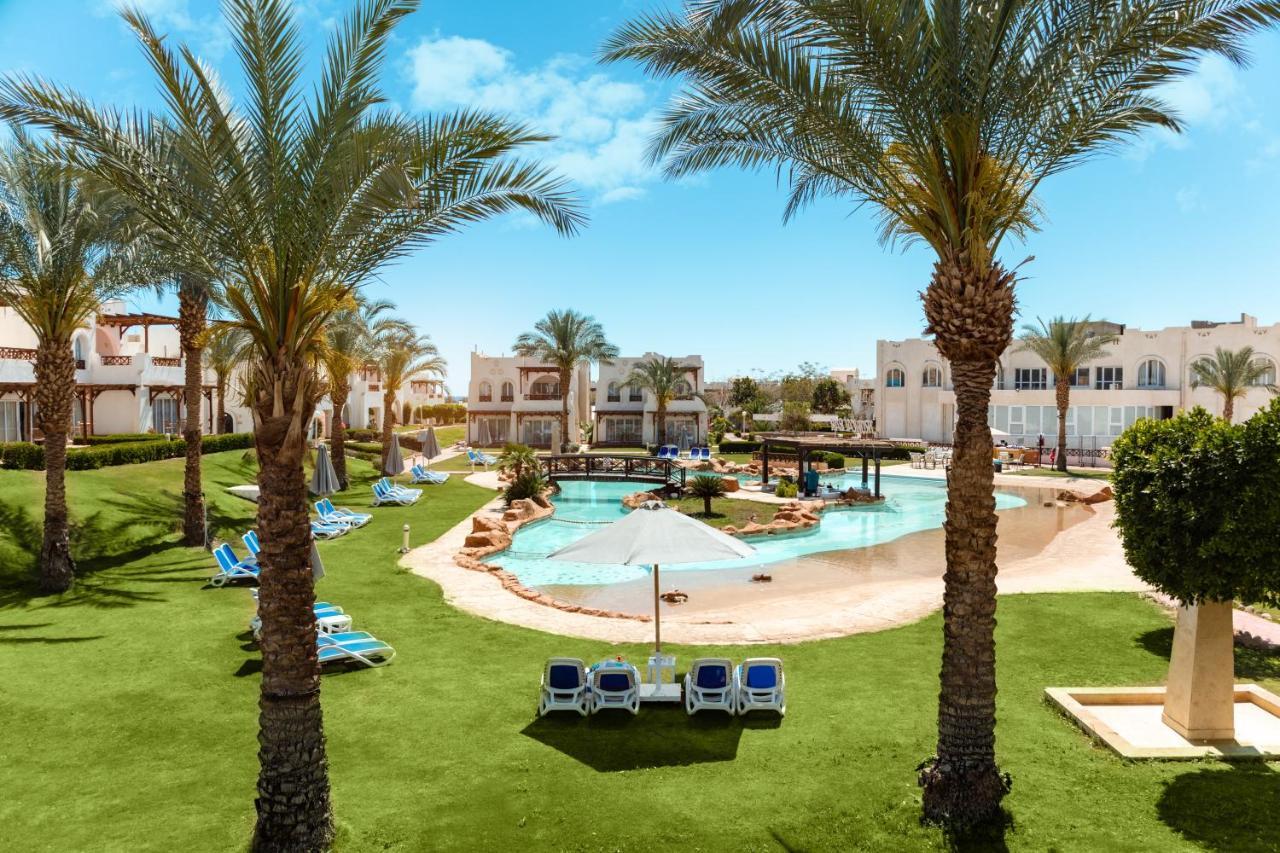 Sharm Dreams Vacation Club - Aqua Park 호텔 외부 사진 The swimming pool at the resort